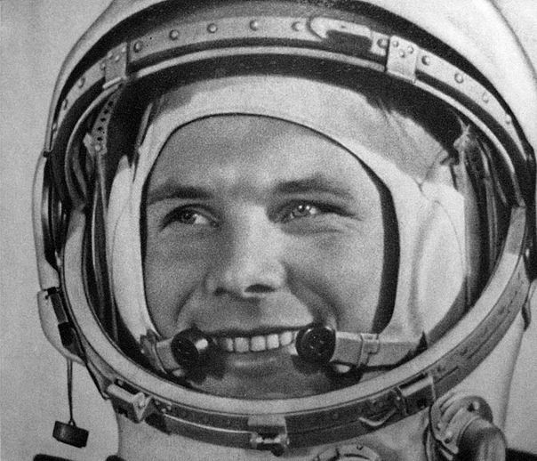 9 марта 1934 года родился Юрий Алексеевич Гагарин - первый человек в мире,  совершивший полет в космическое пространство. В 1961 году он полетел в  космос, а в 1968 году разбился на МиГ-15. ...